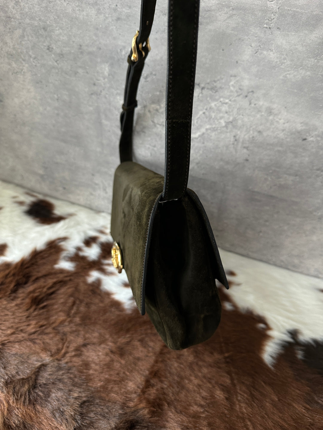 Celine “Matcha Suede Carriage Shoulder Bag” 🍵✨ | Vintage Elegance in Soft Suede