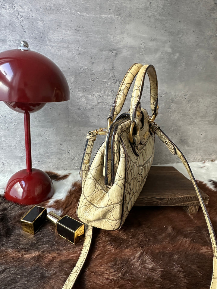 Miu Miu Croc-Embossed Top Handle Bag 🤍｜Original Strap × Gold-Tone Lock × Elegant Small Size
