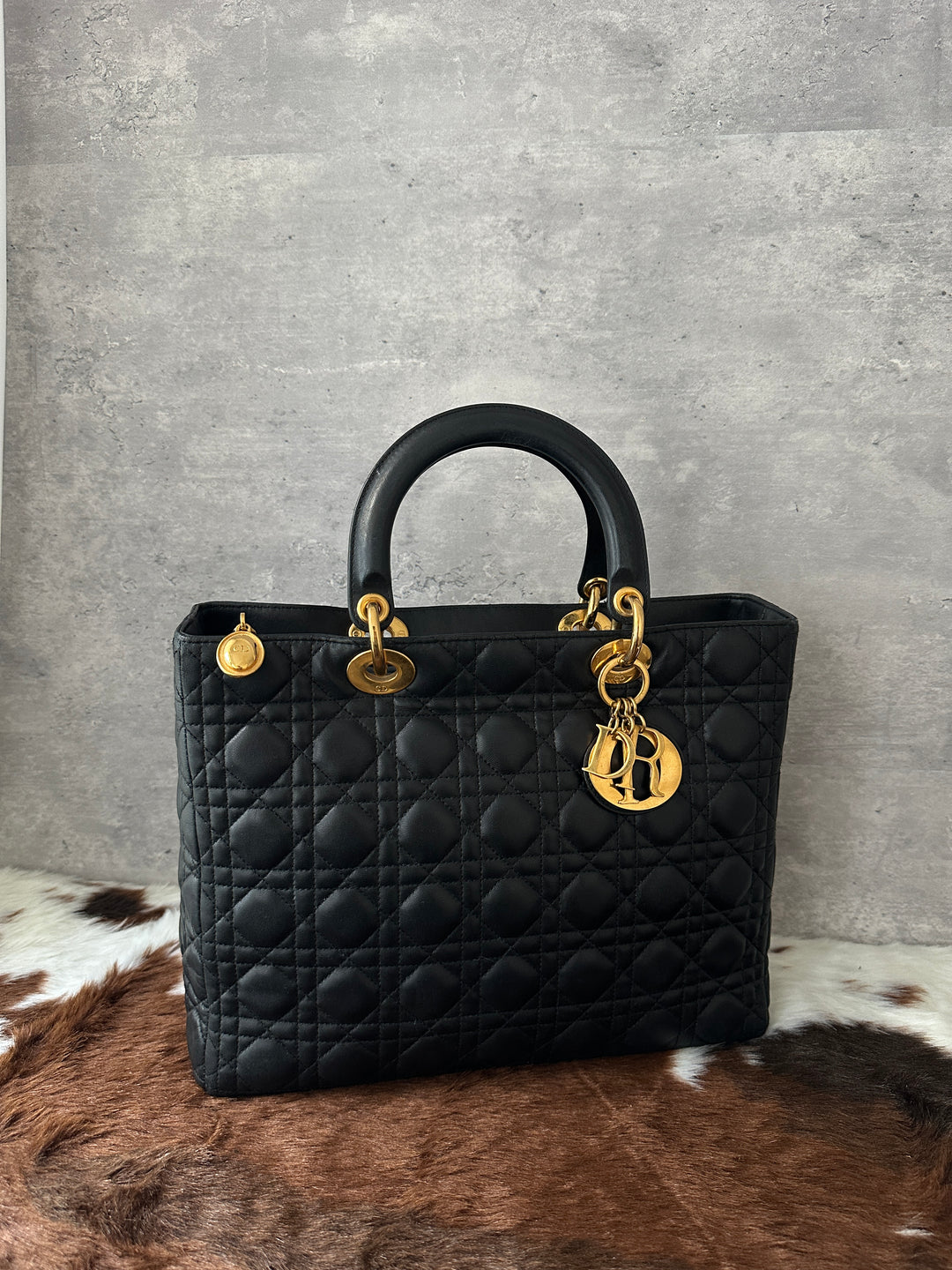 DIOR 🖤 Lady Dior Lambskin Medium｜Iconic Cannage × Classic Black &amp; Gold × Work-Ready Elegance