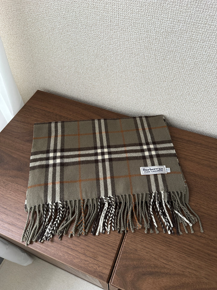 Burberry Cashmere Scarf 🧣✨ Classic & Timeless