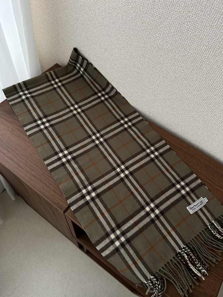 Burberry Cashmere Scarf 🧣✨ Classic & Timeless