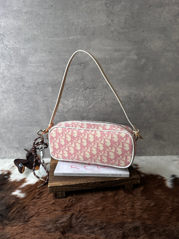 Dior Pink Trotter Shoulder Bag 🌸｜Y2K Charm × Sweet Monogram × Practical Compact Size
