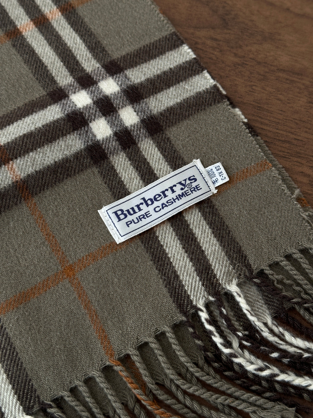Burberry Cashmere Scarf 🧣✨ Classic & Timeless