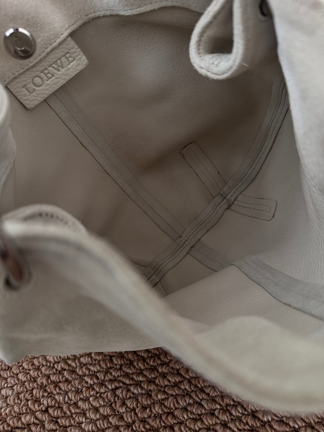 Loewe Milk White Hobo Bag 🤍｜Vintage-Inspired Chain Elegance