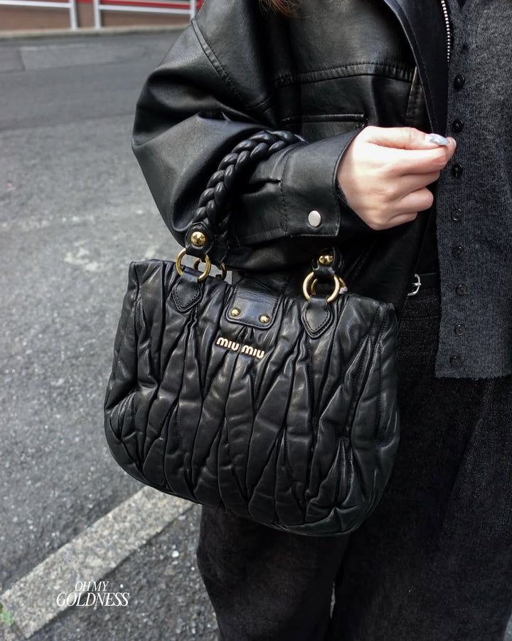 Miu Miu Matelassé Leather Top Handle Bag 🖤｜Braided Handle・Gold Padlock Hardware・Soft Ruched Leather