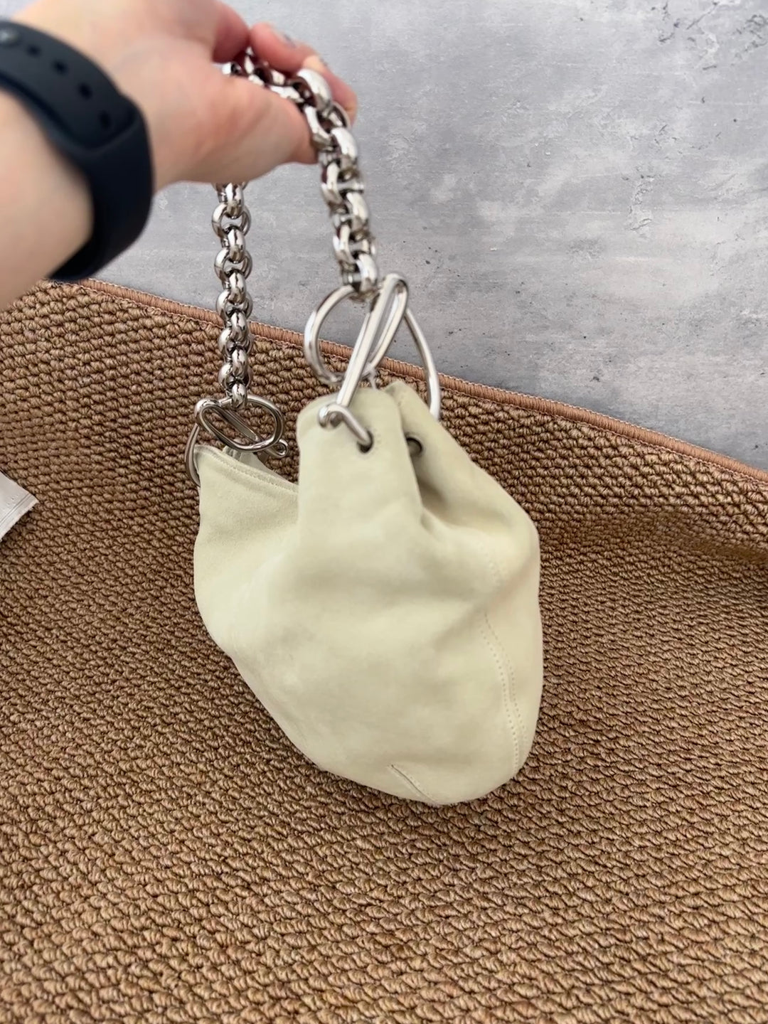 Loewe Milk White Hobo Bag 🤍｜Vintage-Inspired Chain Elegance