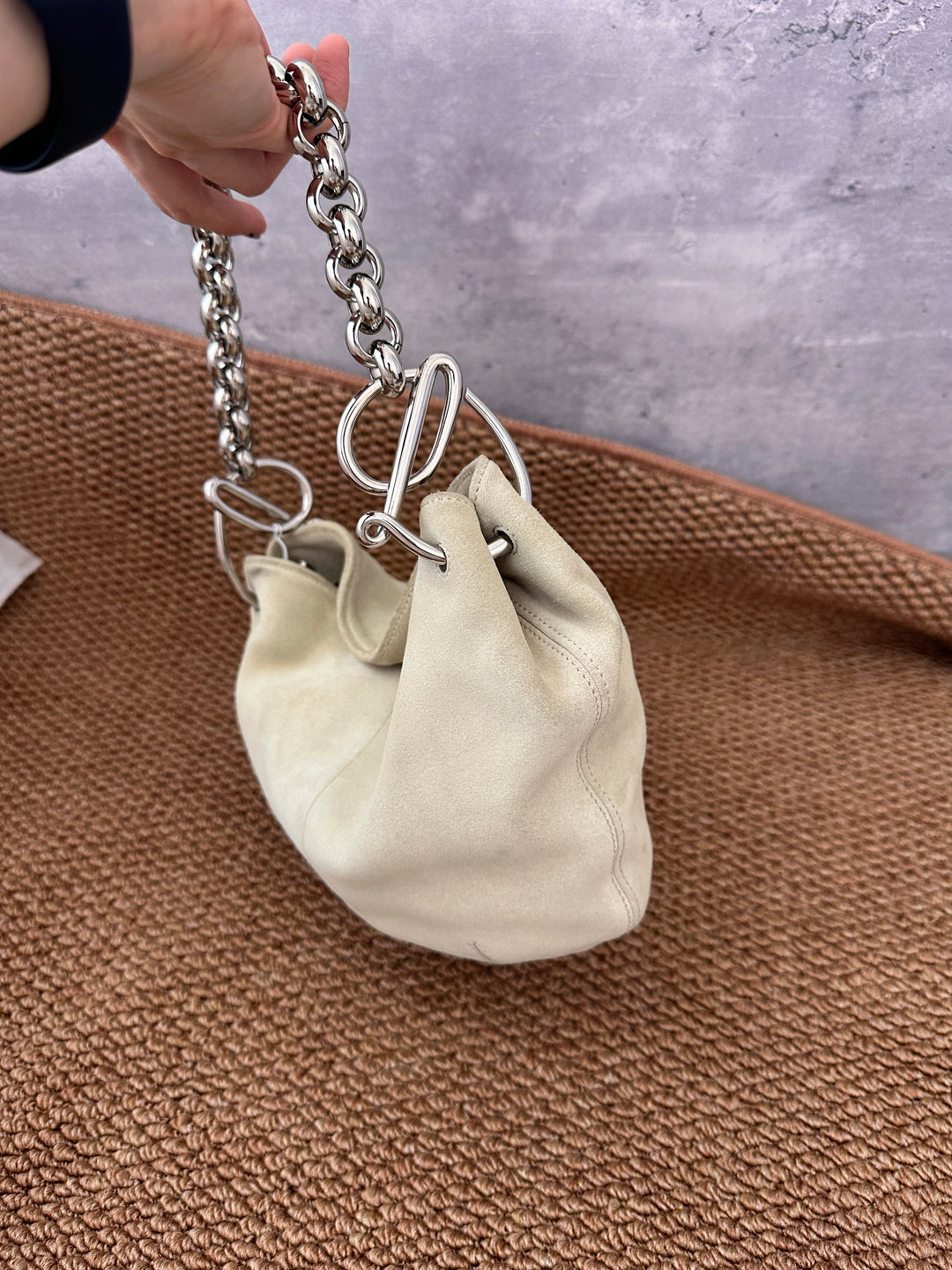Loewe Milk White Hobo Bag 🤍｜Vintage-Inspired Chain Elegance