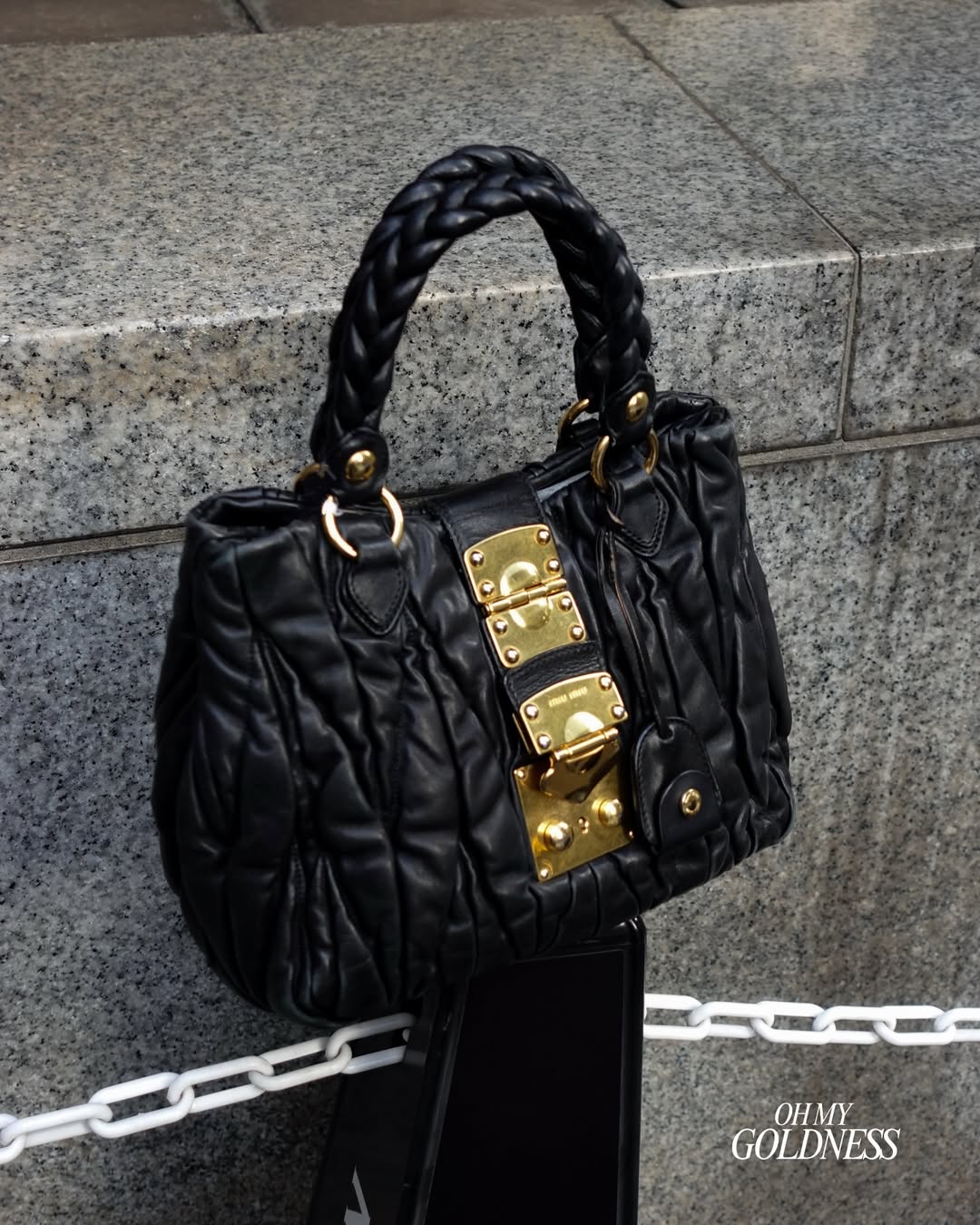 Miu Miu Matelassé Leather Top Handle Bag 🖤｜Braided Handle・Gold Padlock Hardware・Soft Ruched Leather