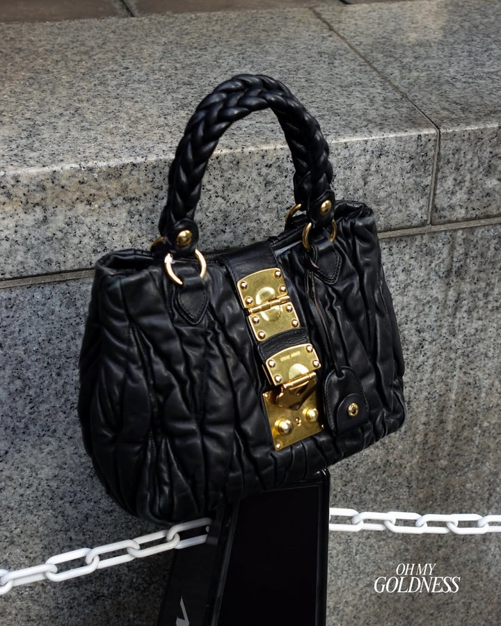 Miu Miu Matelassé Leather Top Handle Bag 🖤｜Braided Handle・Gold Padlock Hardware・Soft Ruched Leather