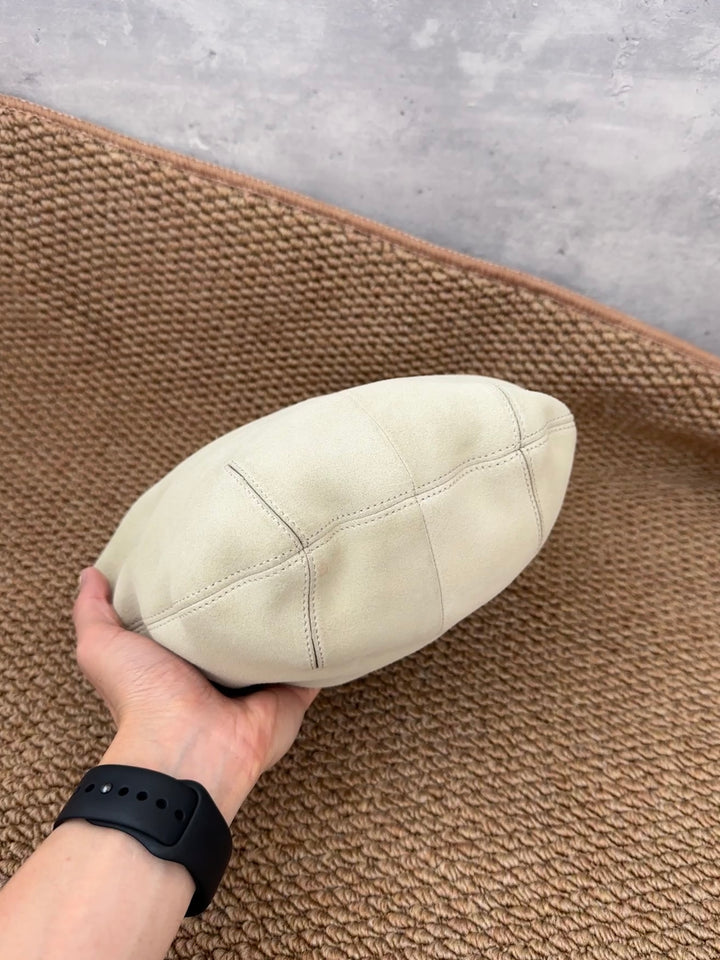 Loewe Milk White Hobo Bag 🤍｜Vintage-Inspired Chain Elegance