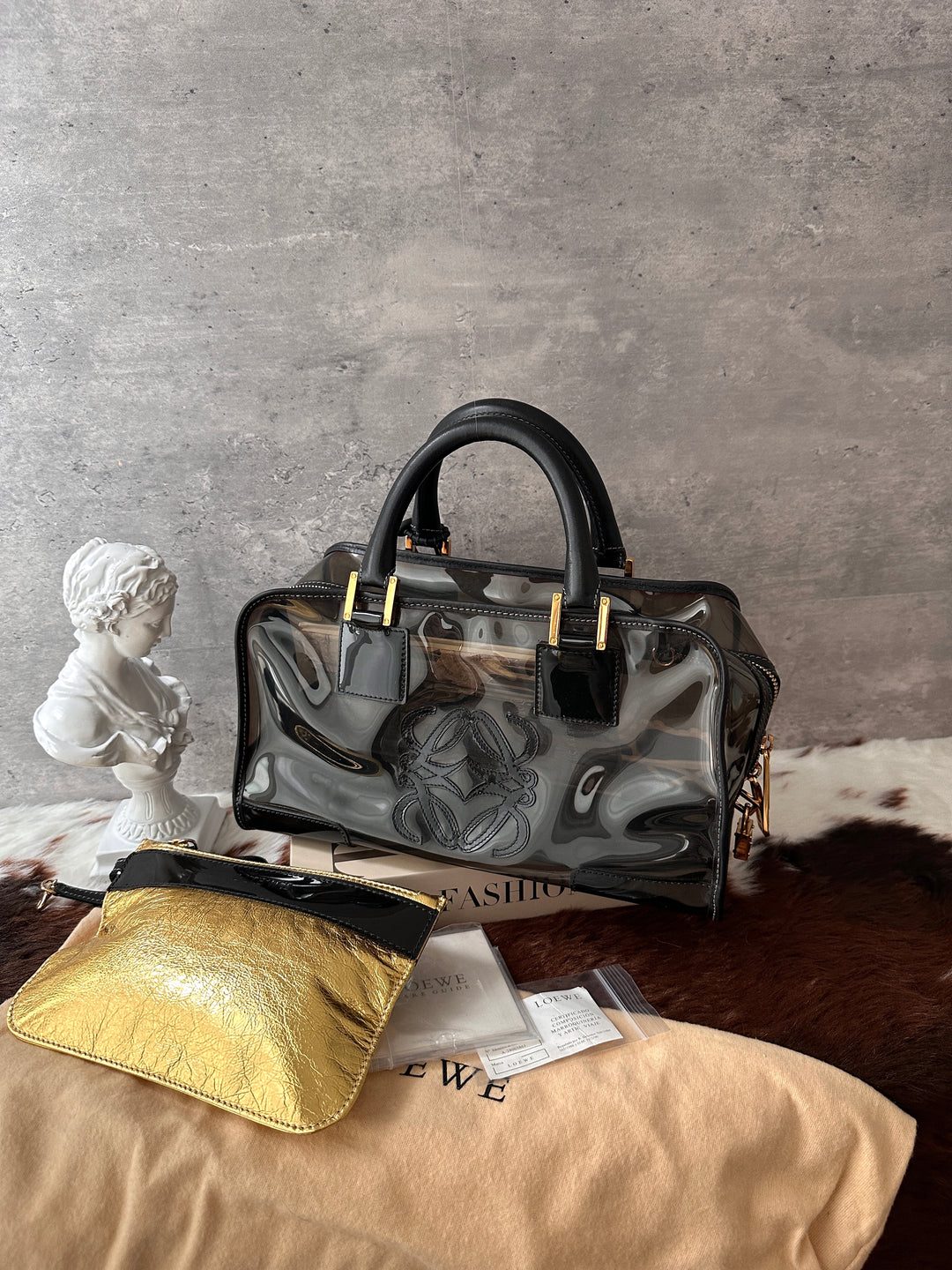 LOEWE Jelly Amazona 28 Boston Bag 🖤✨｜Near-Pristine Condition × Double-Sided Anagram × Key, Lock &amp; Gold Baby Pouch