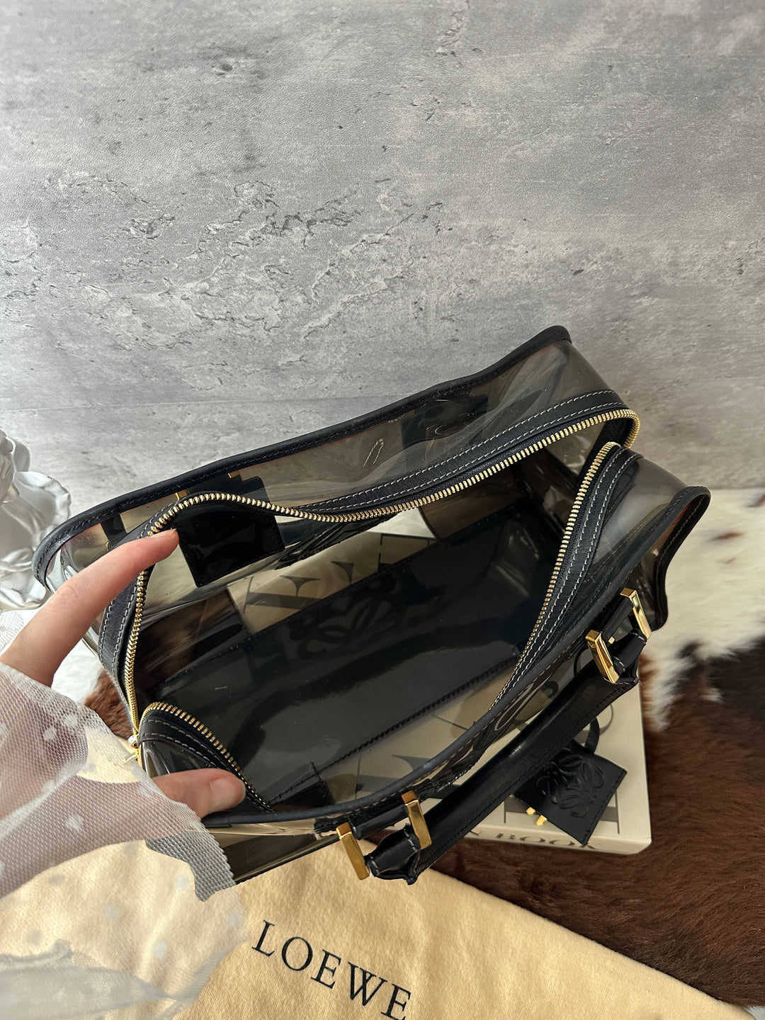 LOEWE Jelly Amazona 28 Boston Bag 🖤✨｜Near-Pristine Condition × Double-Sided Anagram × Key, Lock &amp; Gold Baby Pouch