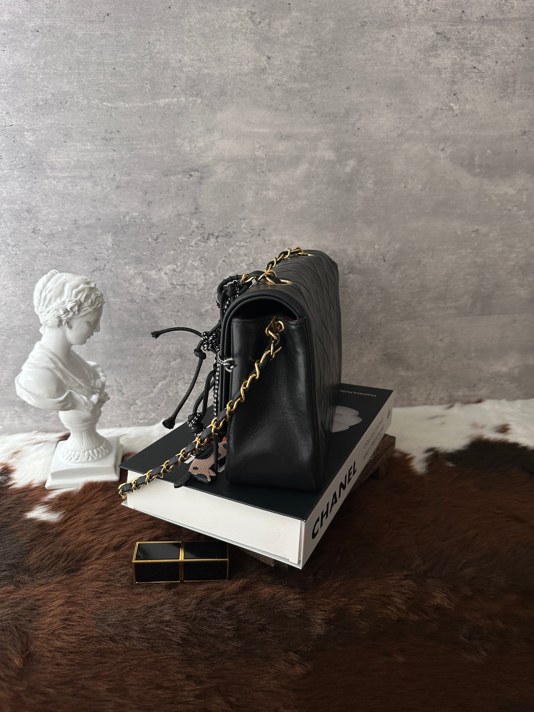CHANEL Diana Flap 🖤｜Near-Mint Condition × 24K Gold-Plated Hardware × Timeless Quilted Lambskin