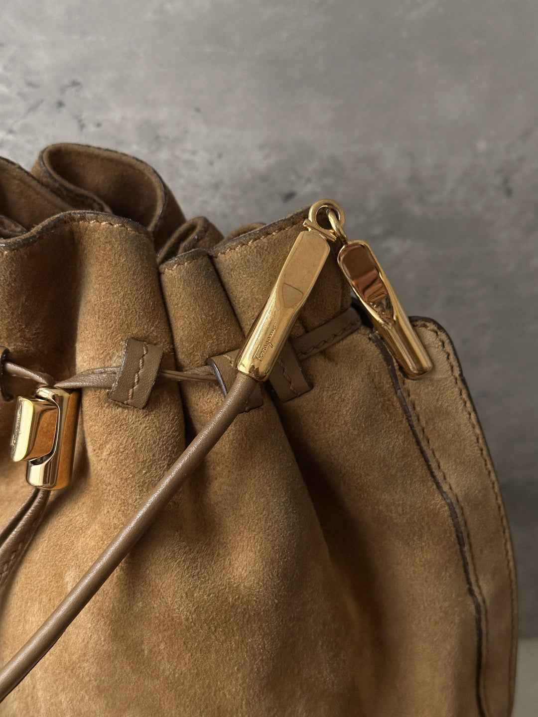 Ferragamo Suede Bucket Bag 🤎｜Rich Caramel Suede × Elegant Gold Hardware × Relaxed Drawstring Silhouette