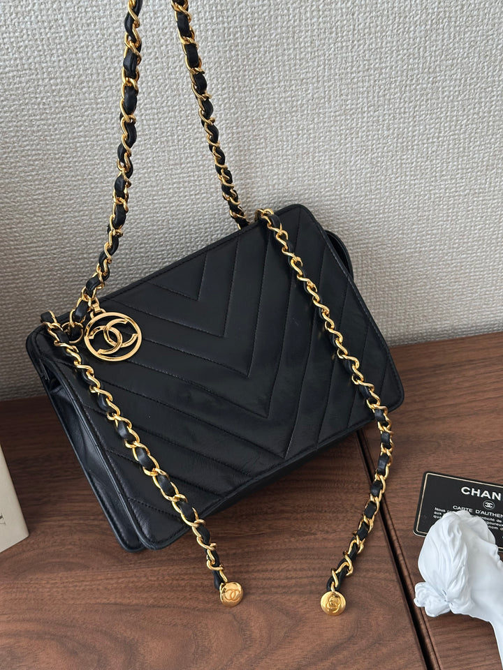 Chanel Round CC Charm V-Stitch Shoulder Bag 🖤✨ with Card & Sticker