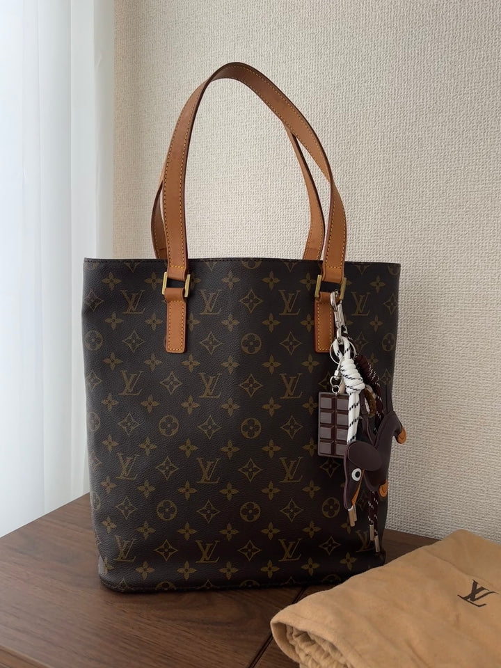 Louis Vuitton Monogram Tote 🤎 Timeless & Practical