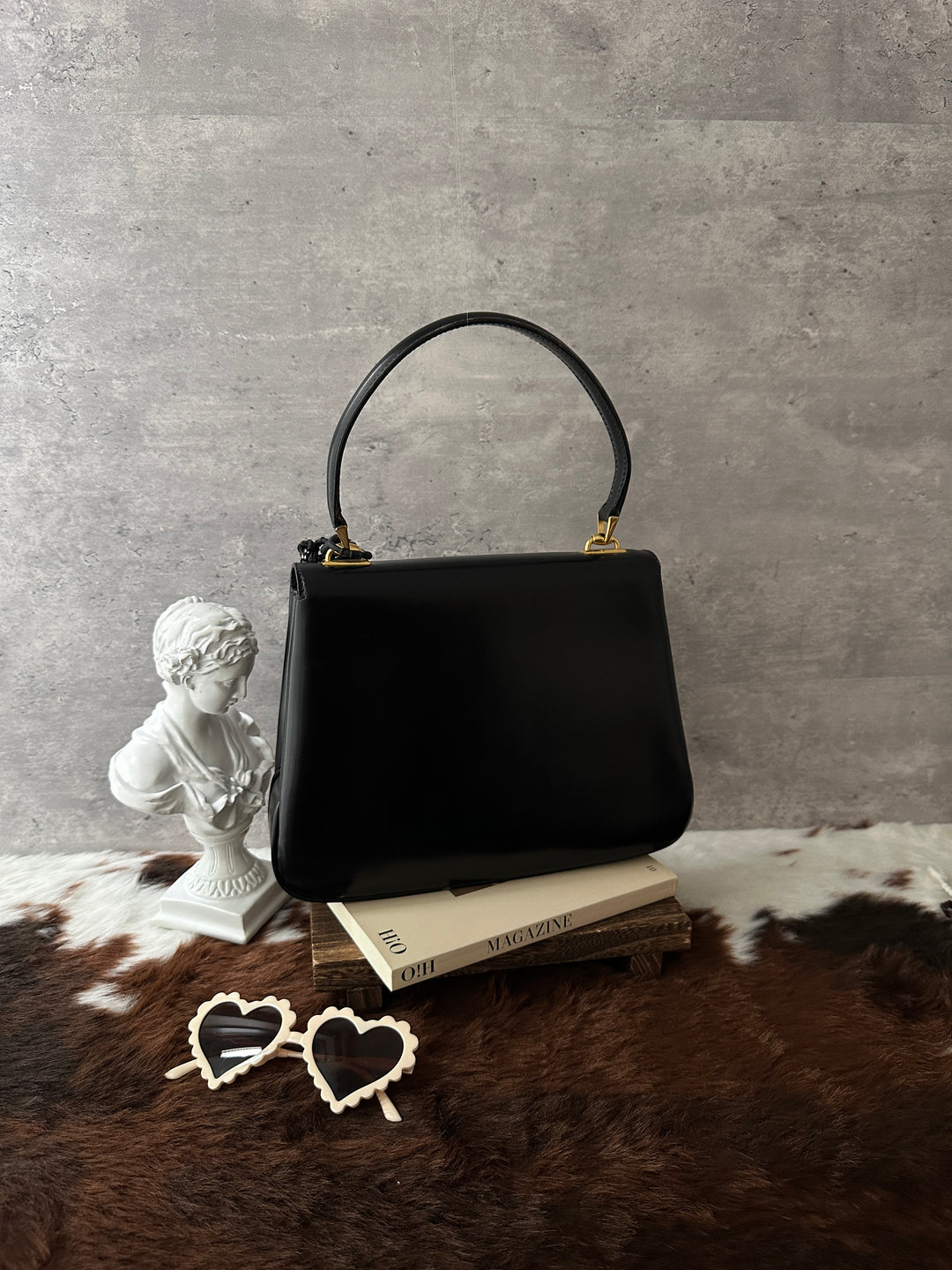 Gucci Top Handle Bag 🖤｜Curved Flap × Gold Turn Lock × Elegant Vintage Structure