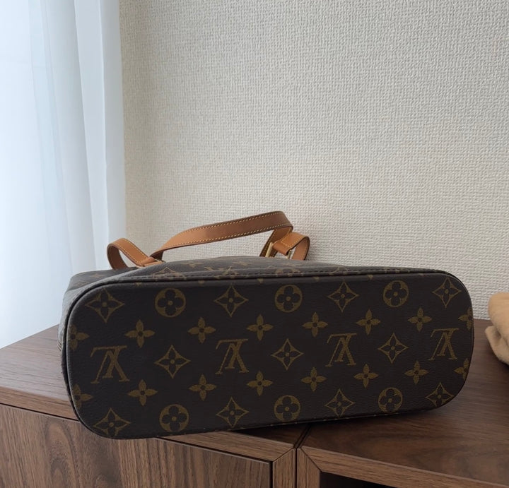 Louis Vuitton Monogram Tote 🤎 Timeless & Practical