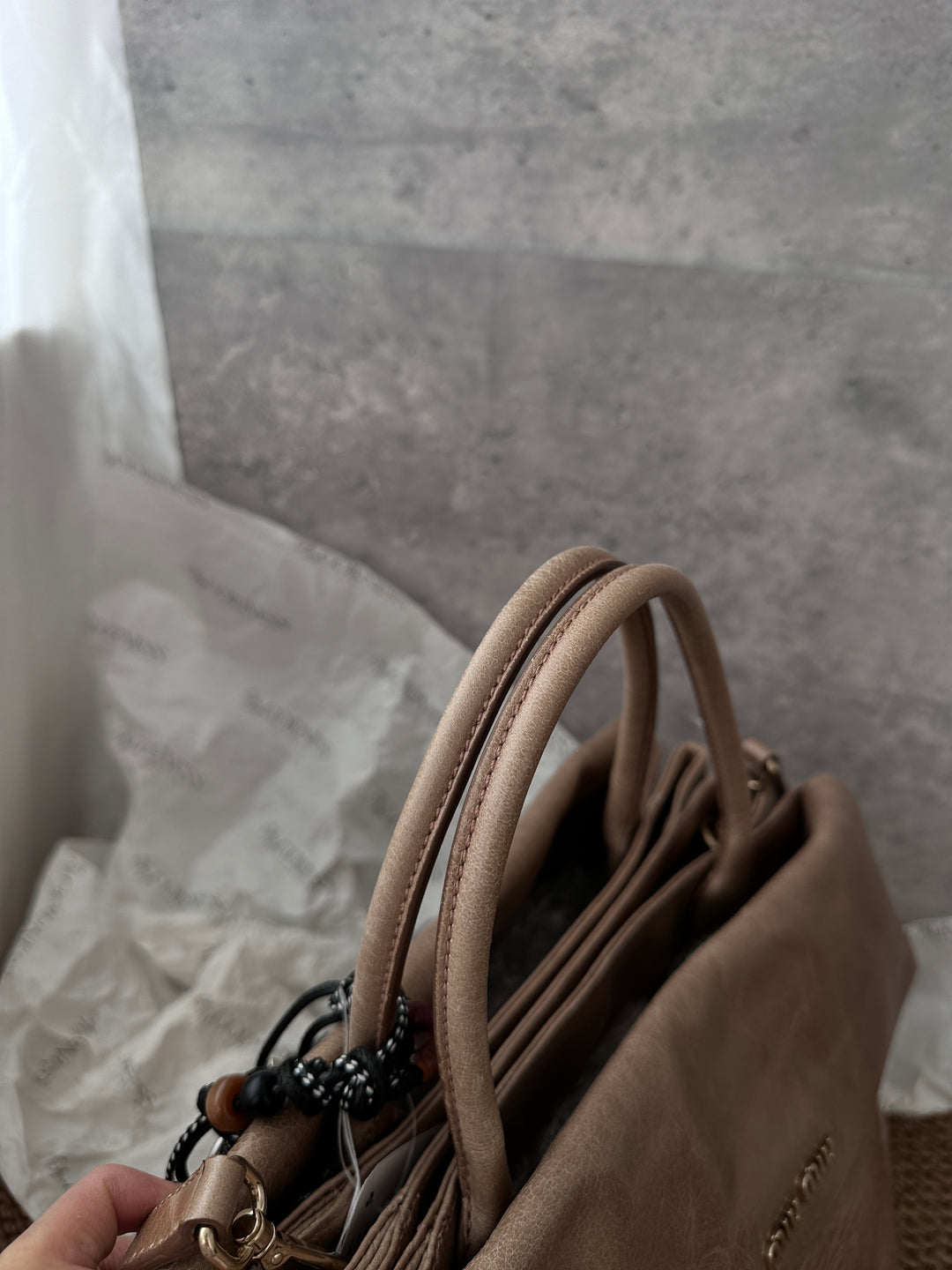 Miu Miu Padlock Tote Bag｜Versatile Waxed Leather Carryall