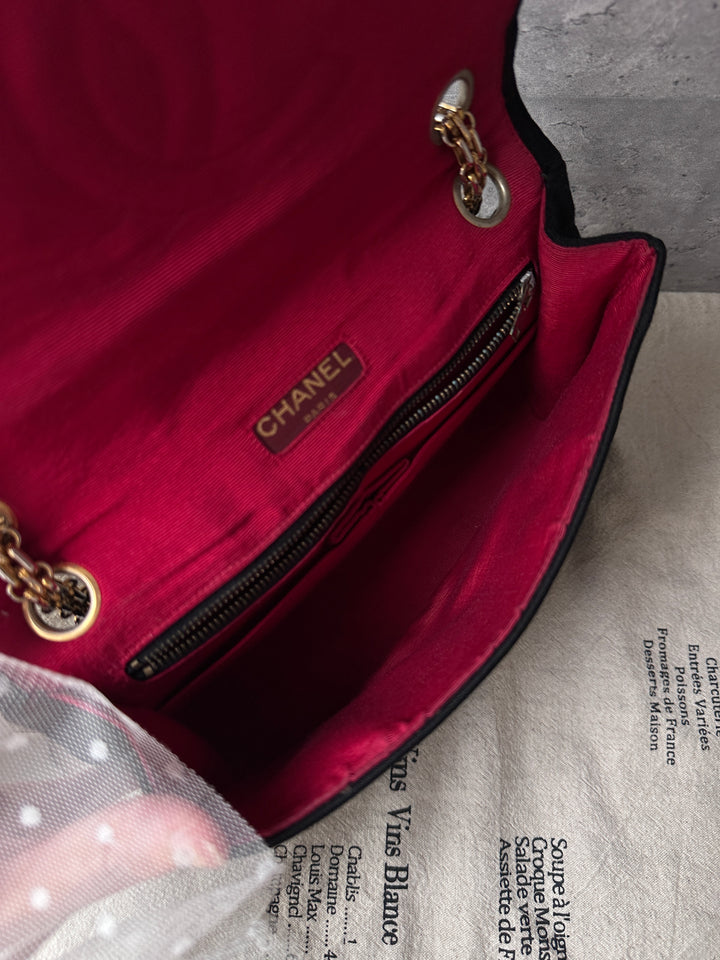 CHANEL Vintage Fabric Flap Bag 🖤｜Quilted Fabric｜Mixed-Tone Chain｜Crimson Interior