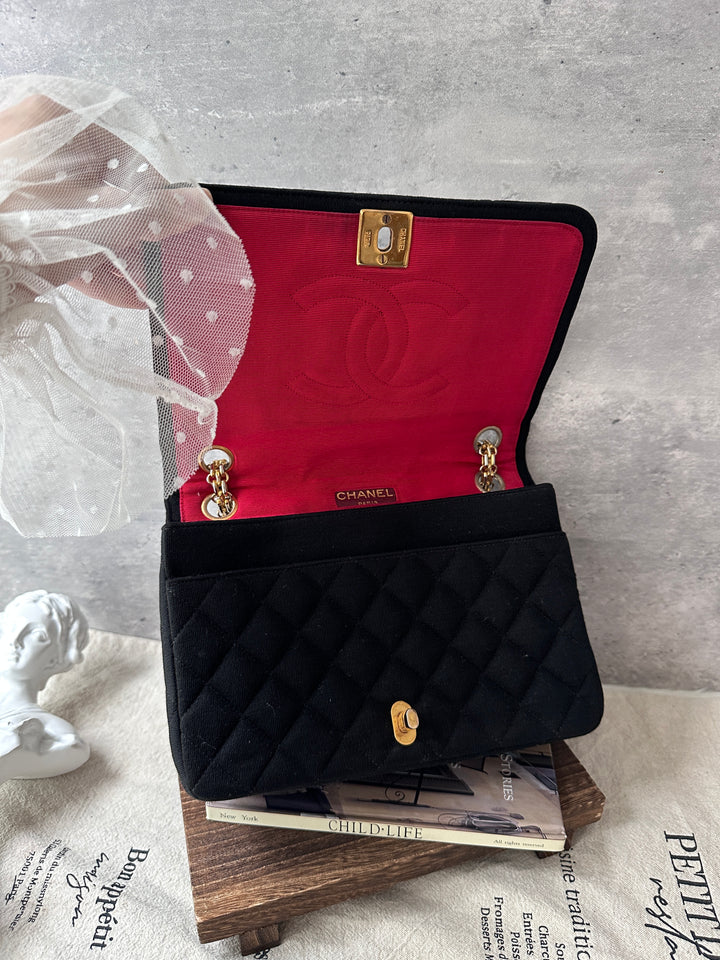 CHANEL Vintage Fabric Flap Bag 🖤｜Quilted Fabric｜Mixed-Tone Chain｜Crimson Interior