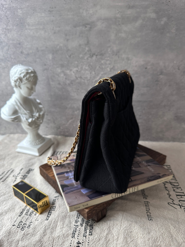 CHANEL Vintage Fabric Flap Bag 🖤｜Quilted Fabric｜Mixed-Tone Chain｜Crimson Interior