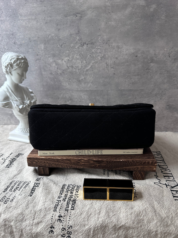 CHANEL Vintage Fabric Flap Bag 🖤｜Quilted Fabric｜Mixed-Tone Chain｜Crimson Interior