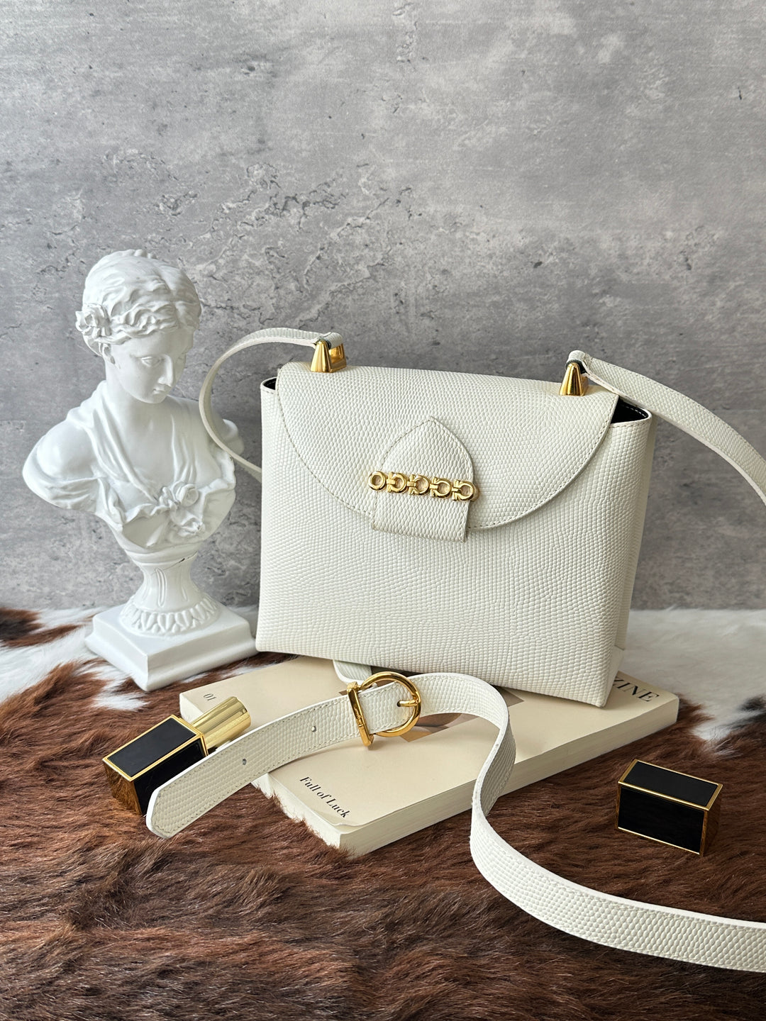 Ferragamo Lizard-Embossed Box Crossbody Bag 🤍｜Cream White × Gancini Hardware × Full Set
