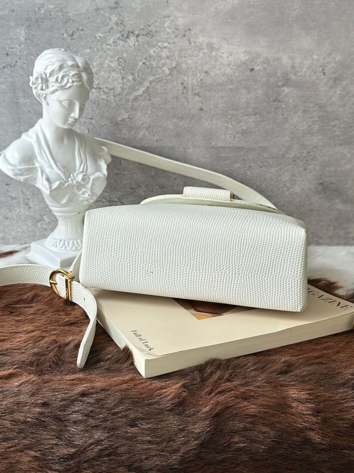 Ferragamo Lizard-Embossed Box Crossbody Bag 🤍｜Cream White × Gancini Hardware × Full Set