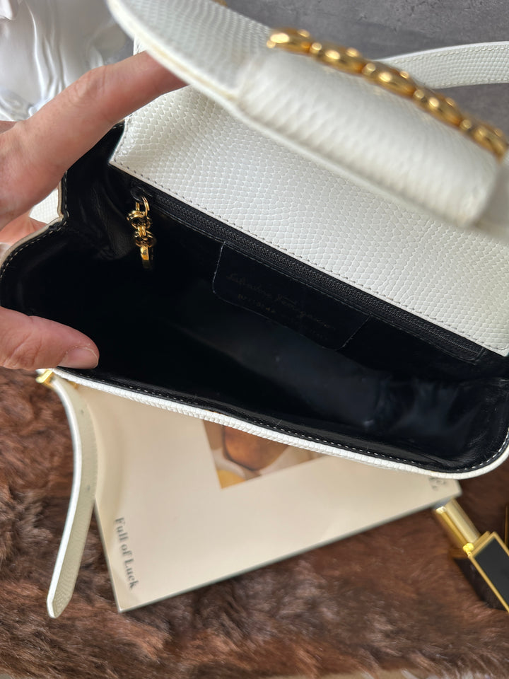Ferragamo Lizard-Embossed Box Crossbody Bag 🤍｜Cream White × Gancini Hardware × Full Set