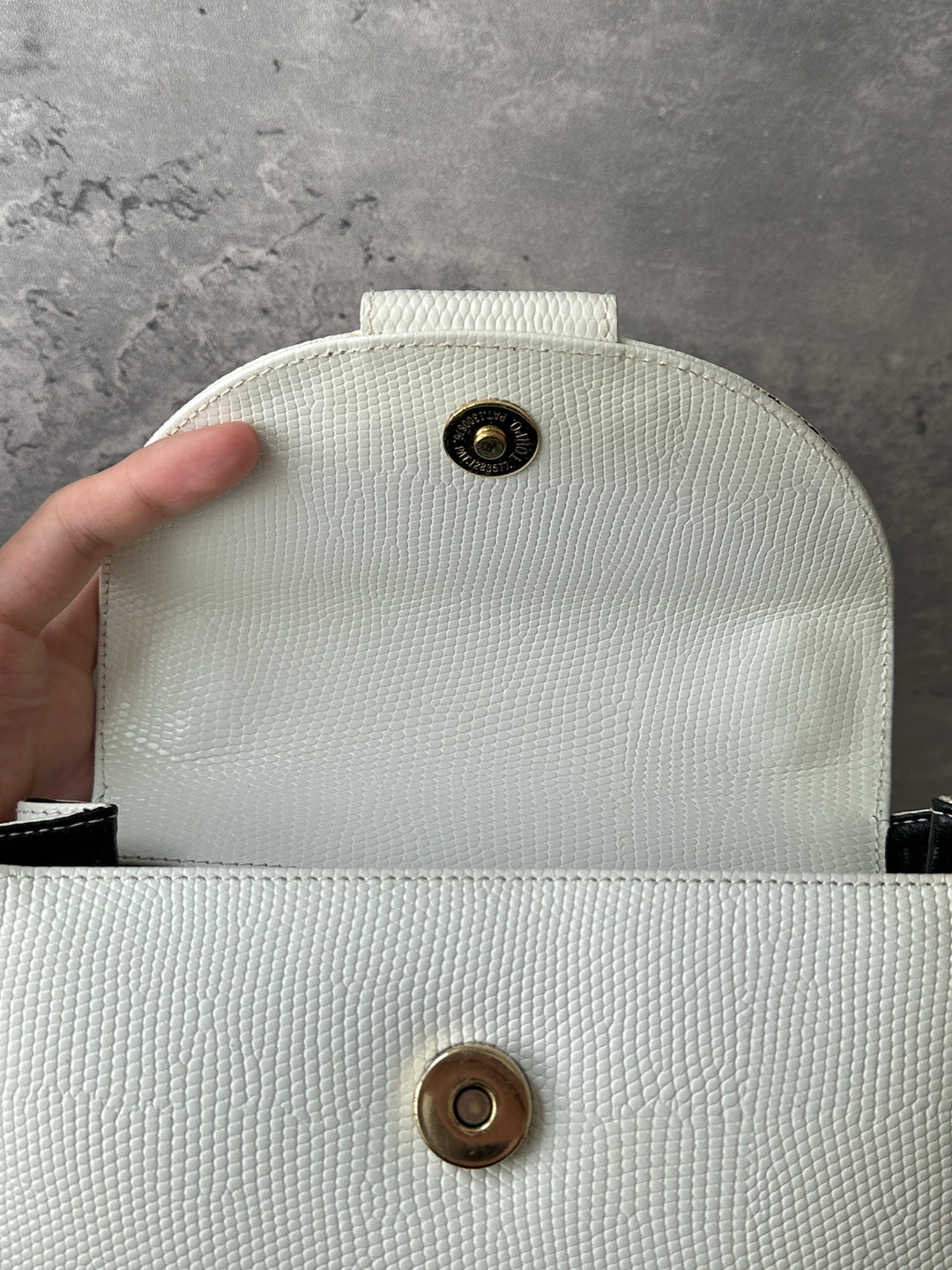 Ferragamo Lizard-Embossed Box Crossbody Bag 🤍｜Cream White × Gancini Hardware × Full Set