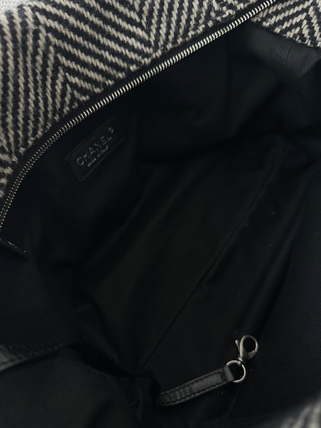 Chanel CC Houndstooth Wool Tote 🖤🤍 | Vintage Winter Perfection✨