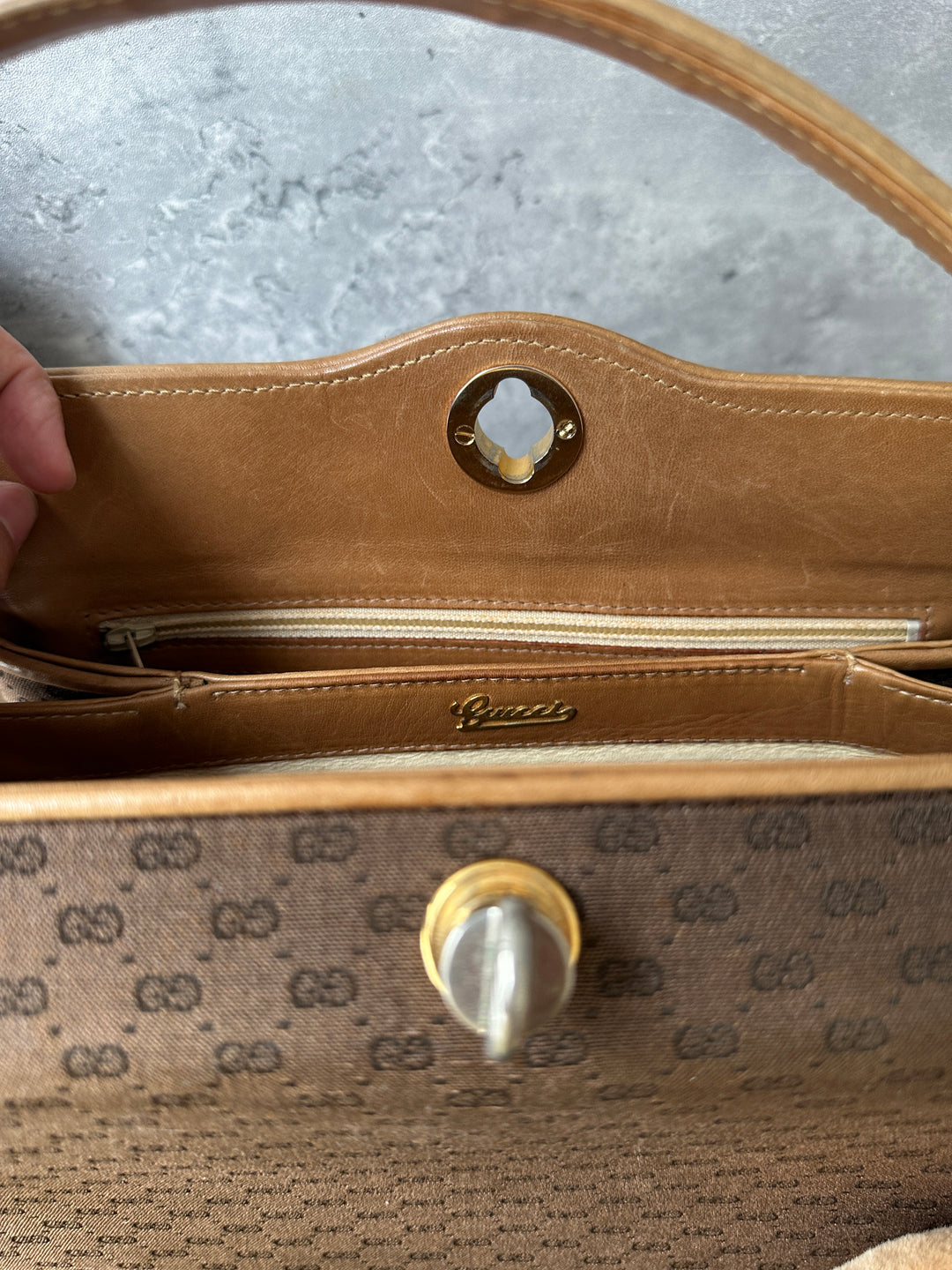 GUCCI Mini GG Canvas Box Shoulder Bag 🤎｜Monogram Canvas｜Caramel Leather｜Turn-Lock Closure
