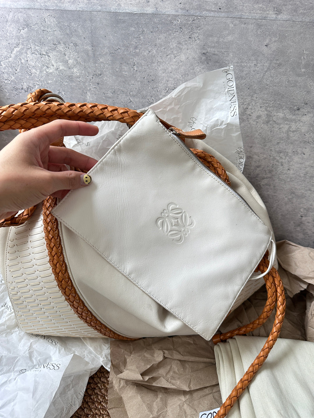 LOEWE Hobo Shoulder Bag 🤎✨｜Soft Nappa Lambskin & Iconic Woven Detailing
