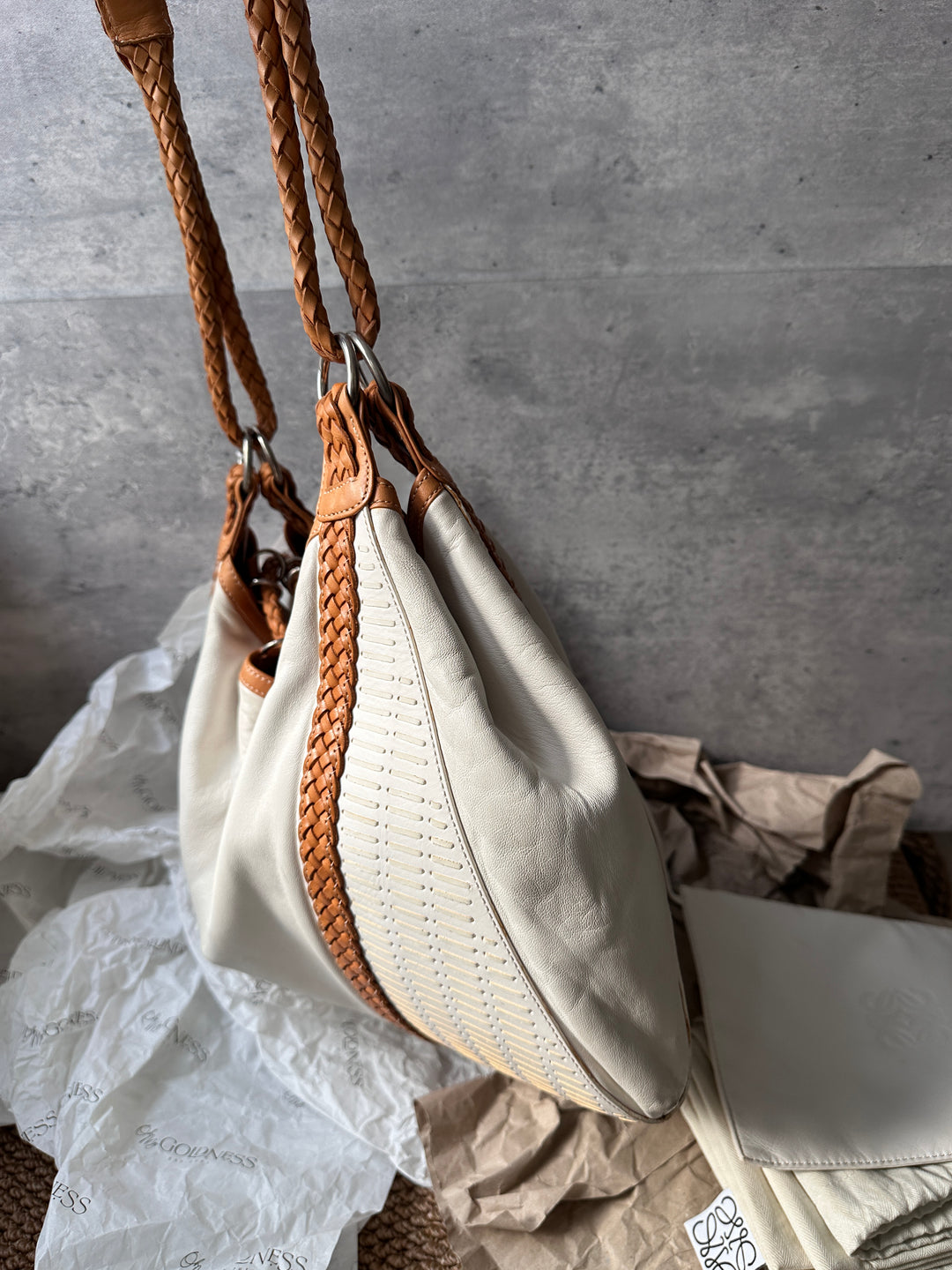 LOEWE Hobo Shoulder Bag 🤎✨｜Soft Nappa Lambskin & Iconic Woven Detailing