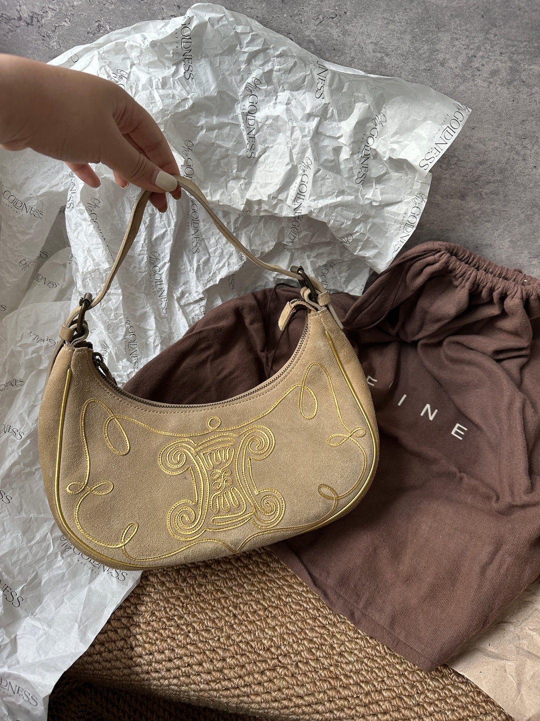 Celine Arc de Triomphe Suede Half-Moon Bag 🥐｜Rare Emblem Design with Vintage Charm
