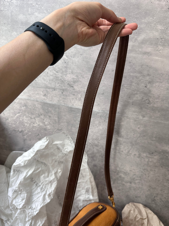 Loewe Caramel Biscuit Camera Bag 🤎🐻｜Charming Compact Size & Everyday Practicality