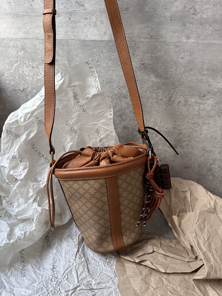 Celine Triomphe Suede Arc Shoulder Bag 🥐｜Rare Half-Moon Design with Iconic Embroidery
