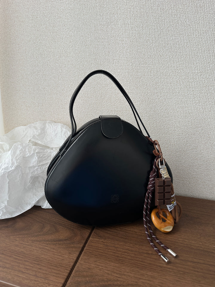Loewe Museum Collection 🖤 | Irregular Egg Bag — A True Collector’s Gem✨