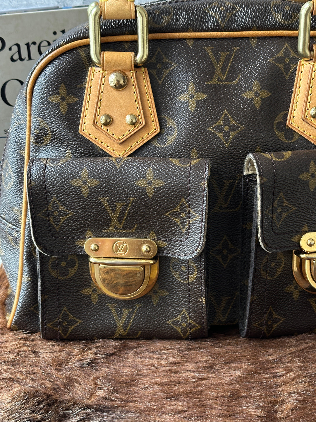 Louis Vuitton Manhattan PM Bag 🤎✨｜Iconic Monogram Canvas｜Double Front Pockets｜Y2K Silhouette