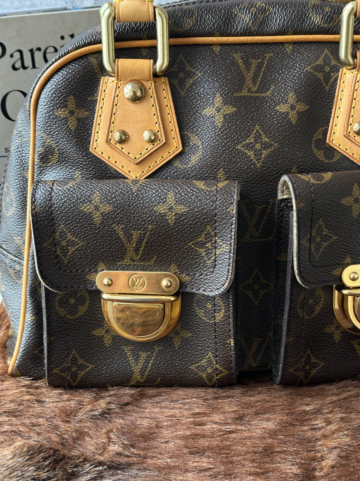 Louis Vuitton Manhattan PM Bag 🤎✨｜Iconic Monogram Canvas｜Double Front Pockets｜Y2K Silhouette