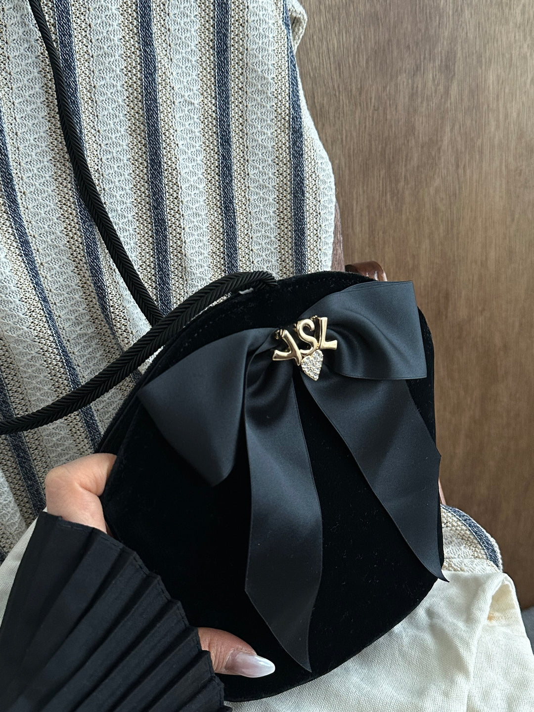 Saint Laurent YSL Vintage Rhinestone Logo Velvet Bucket Bag 🖤🎀｜Sparkling Logo Detail × Luxurious Velvet × Full Set Edition