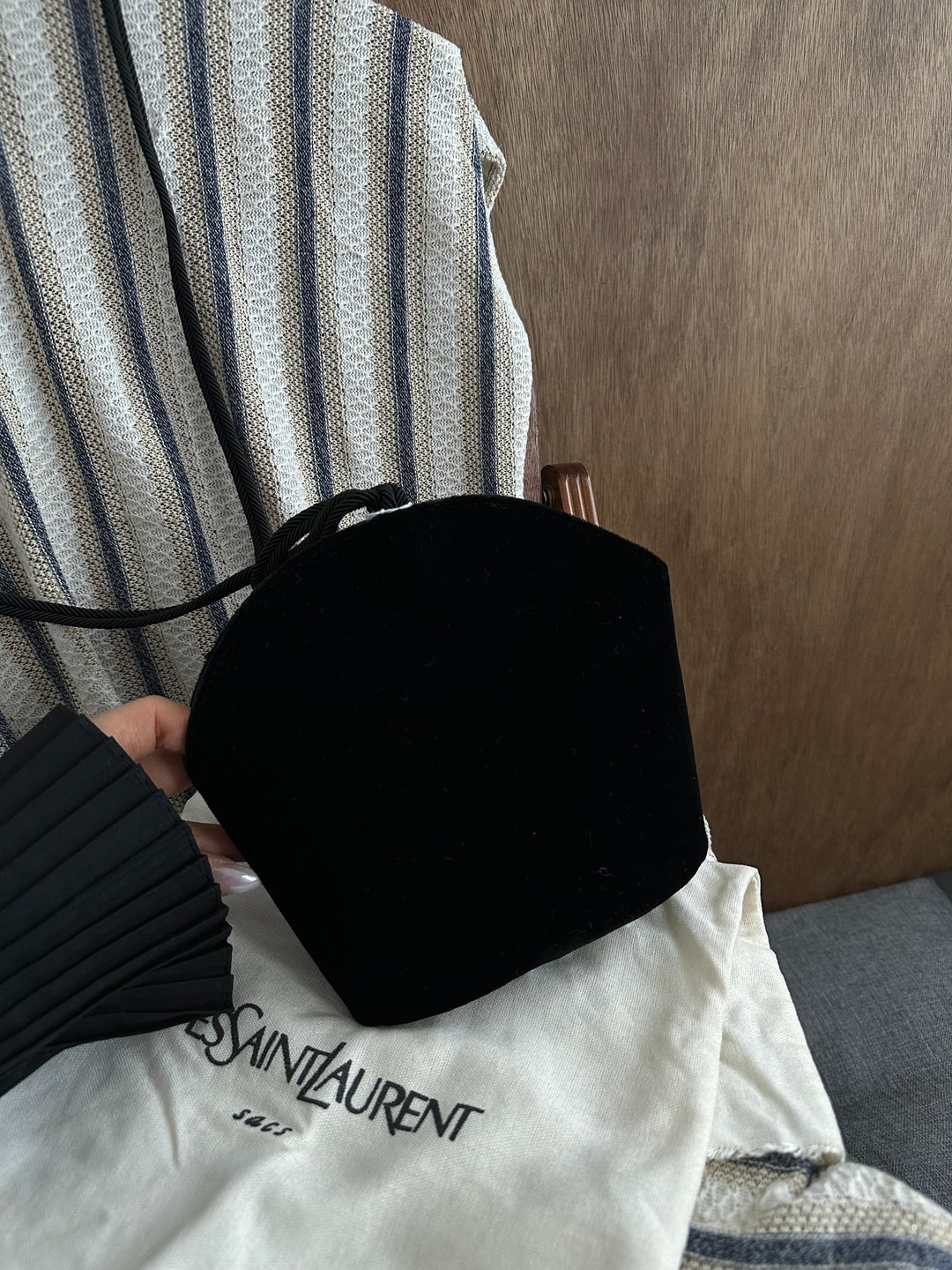 Saint Laurent YSL Vintage Rhinestone Logo Velvet Bucket Bag 🖤🎀｜Sparkling Logo Detail × Luxurious Velvet × Full Set Edition