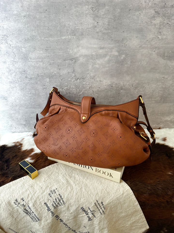 Louis Vuitton Perforated Monogram Leather Hobo 🤎｜Cognac Leather × Zip-Top Design × Shoulder &amp; Crossbody Carry