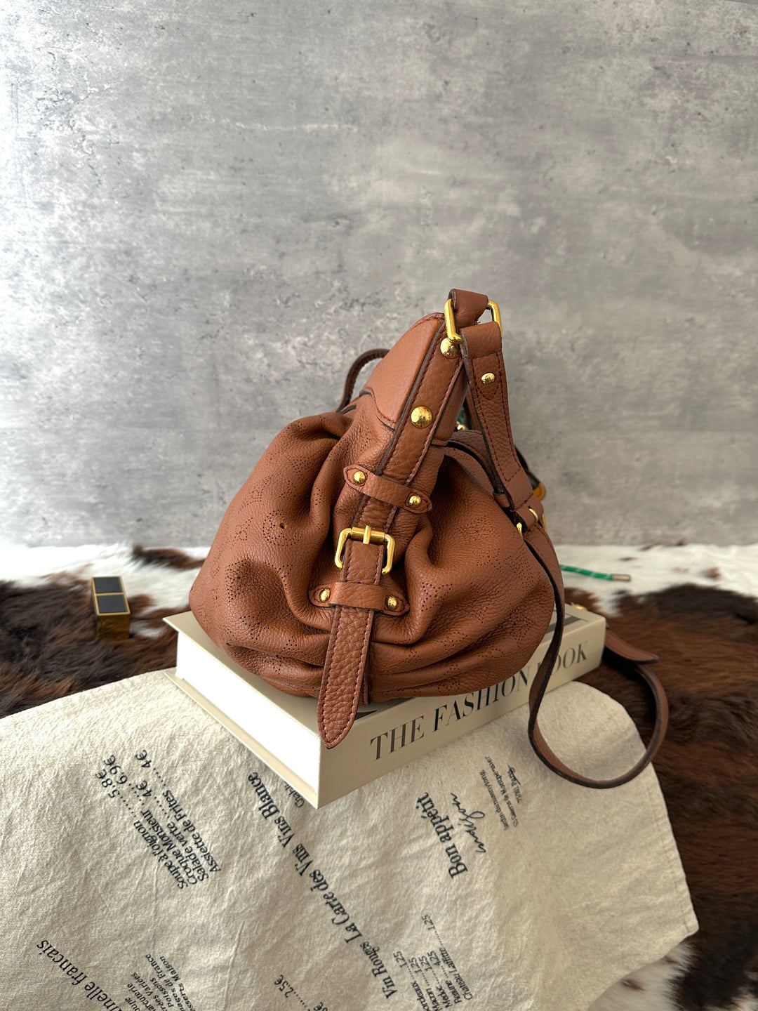 Louis Vuitton Perforated Monogram Leather Hobo 🤎｜Cognac Leather × Zip-Top Design × Shoulder &amp; Crossbody Carry