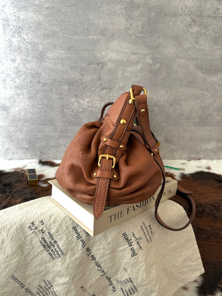 Louis Vuitton Perforated Monogram Leather Hobo 🤎｜Cognac Leather × Zip-Top Design × Shoulder &amp; Crossbody Carry