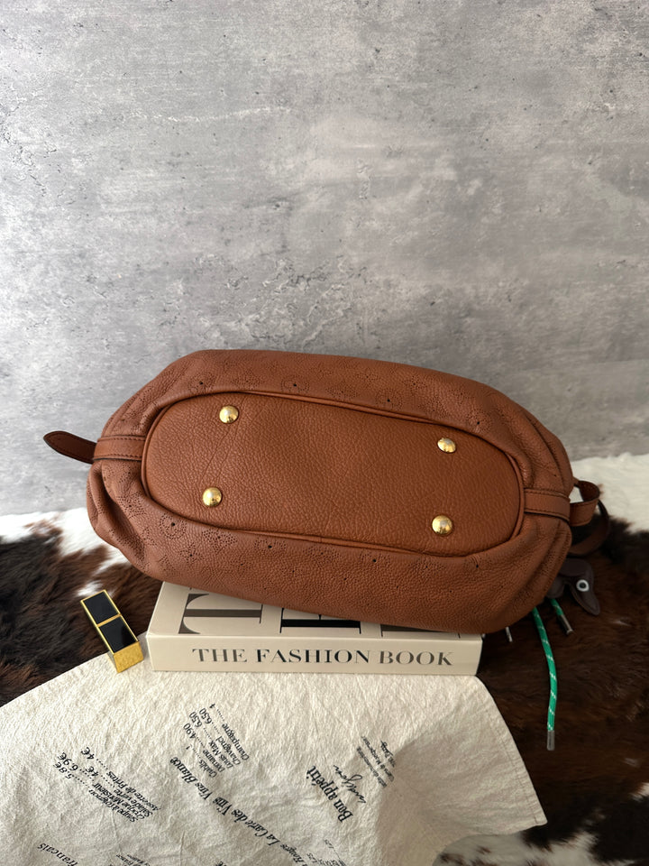 Louis Vuitton Perforated Monogram Leather Hobo 🤎｜Cognac Leather × Zip-Top Design × Shoulder &amp; Crossbody Carry