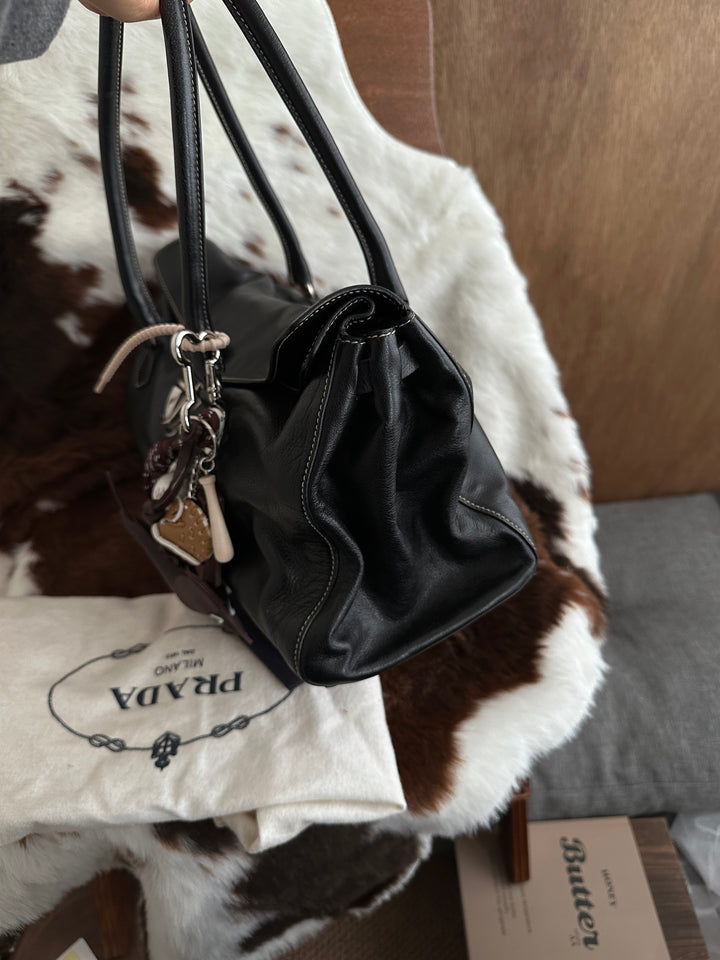 Prada Double Flap Leather Baguette Bag ✨🖤｜Double Flap Design × Supple Calf Leather × Full Set Edition