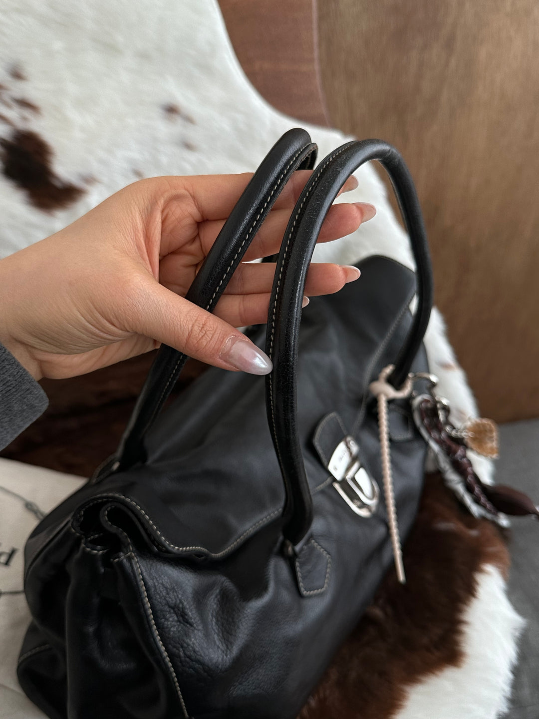Prada Double Flap Leather Baguette Bag ✨🖤｜Double Flap Design × Supple Calf Leather × Full Set Edition