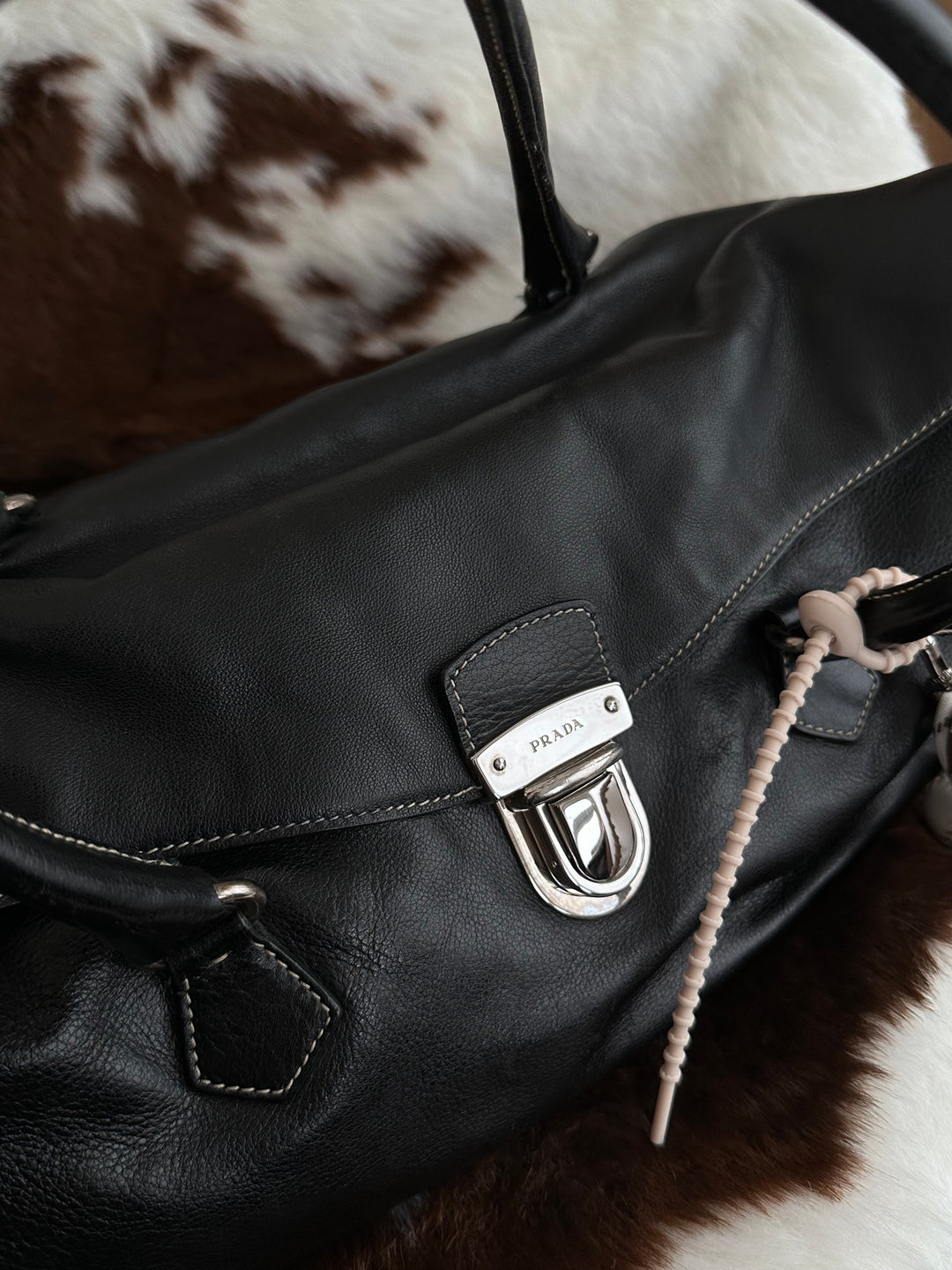 Prada Double Flap Leather Baguette Bag ✨🖤｜Double Flap Design × Supple Calf Leather × Full Set Edition